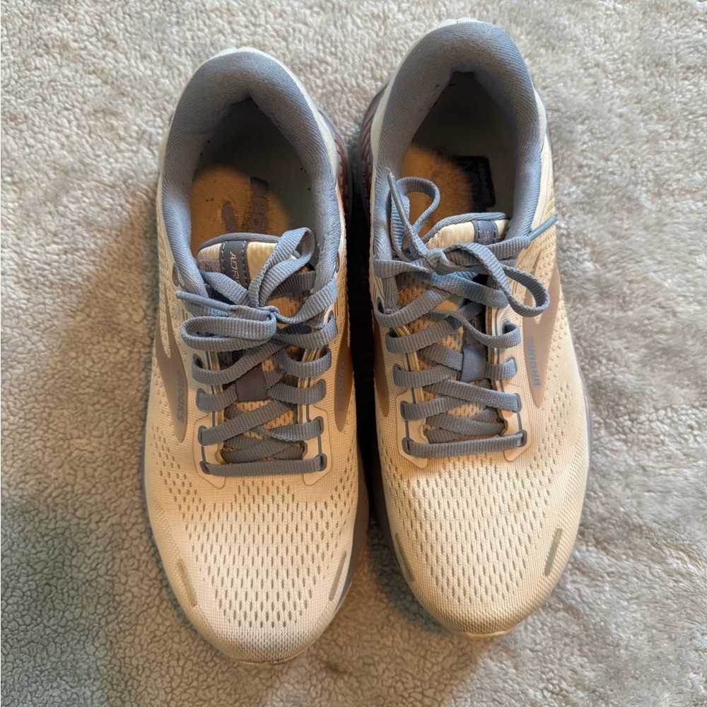 Brooks Adrenaline GTS 22